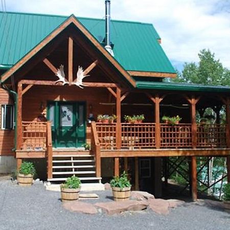 Auberge de la Rivière Matapédia - Matapédia River Lodge Routhierville Exterior foto